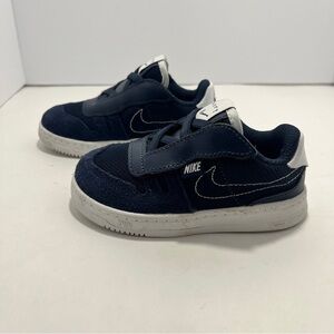 Nike Kids Navy and White Velcro Athletic Sneakers Size 6